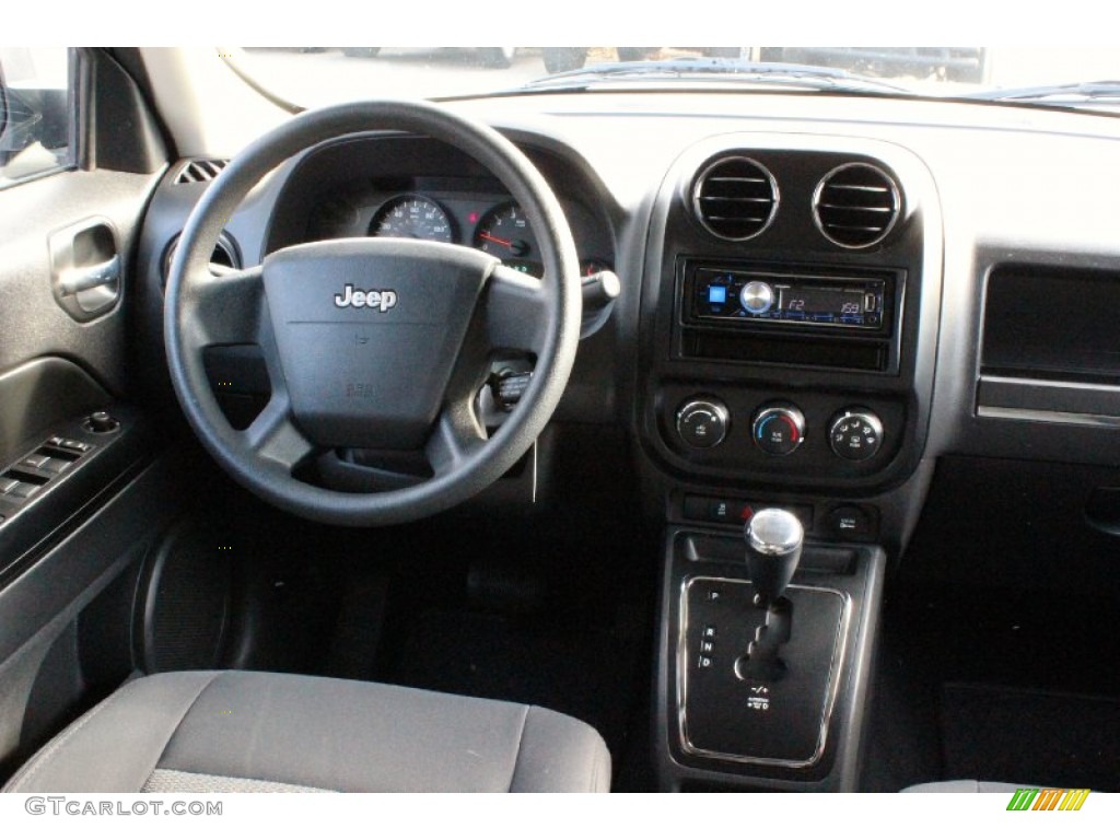 2010 Patriot Sport 4x4 - Stone White / Dark Slate Gray/Pebble Beige photo #20
