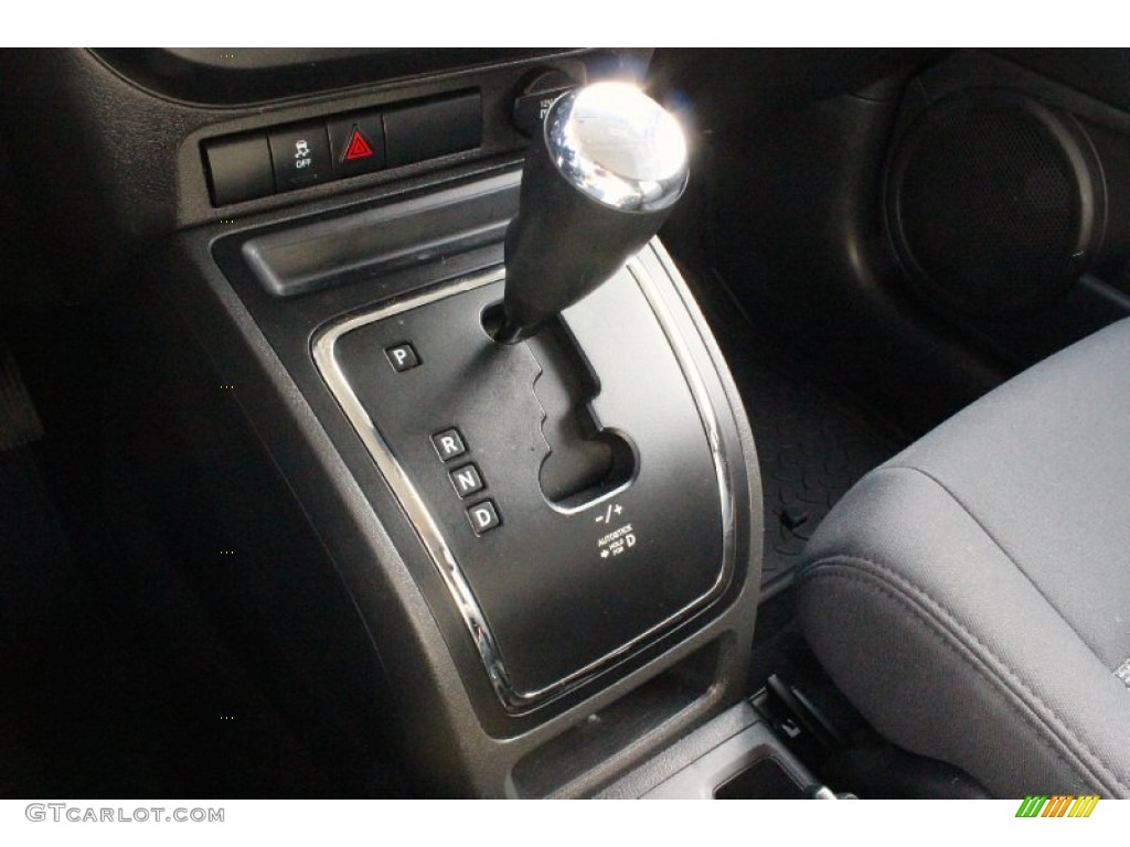 2010 Patriot Sport 4x4 - Stone White / Dark Slate Gray/Pebble Beige photo #24