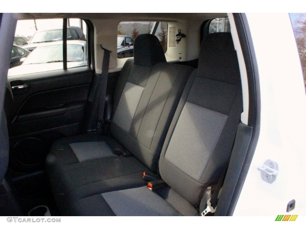 2010 Patriot Sport 4x4 - Stone White / Dark Slate Gray/Pebble Beige photo #27
