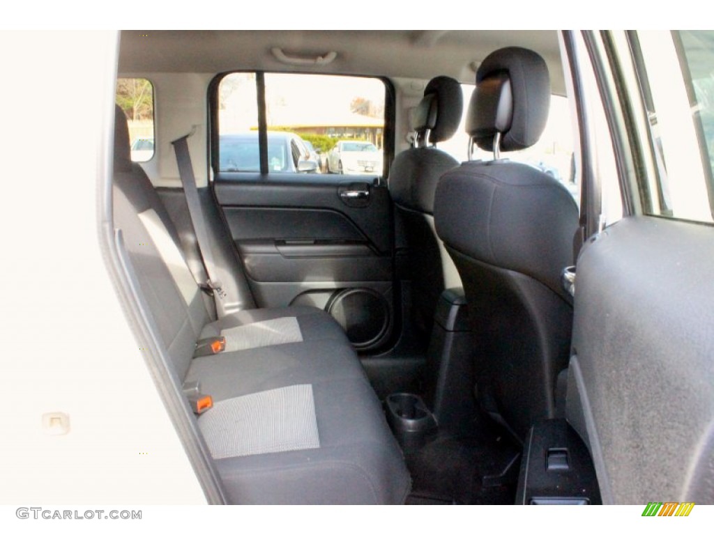 2010 Patriot Sport 4x4 - Stone White / Dark Slate Gray/Pebble Beige photo #28