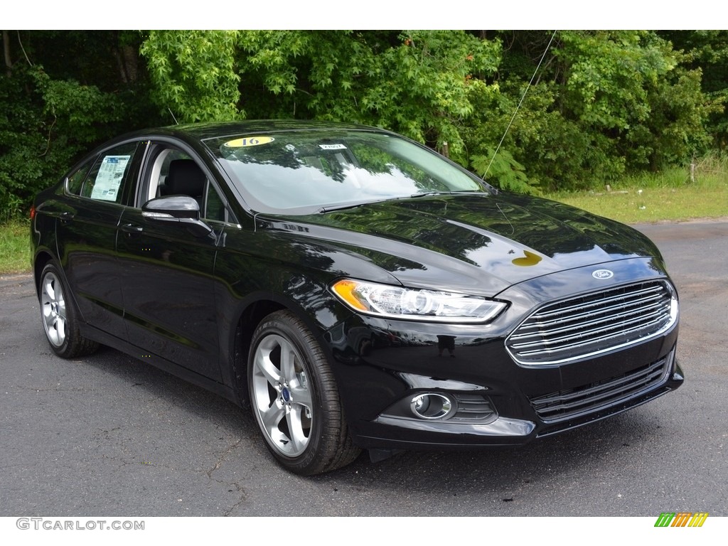 2016 Fusion SE - Shadow Black / Charcoal Black photo #1