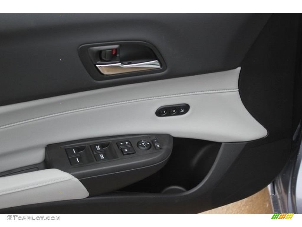 2017 ILX Technology Plus - Lunar Silver Metallic / Graystone photo #25