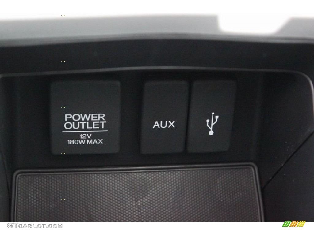 2017 Acura ILX Technology Plus Controls Photo #113365850