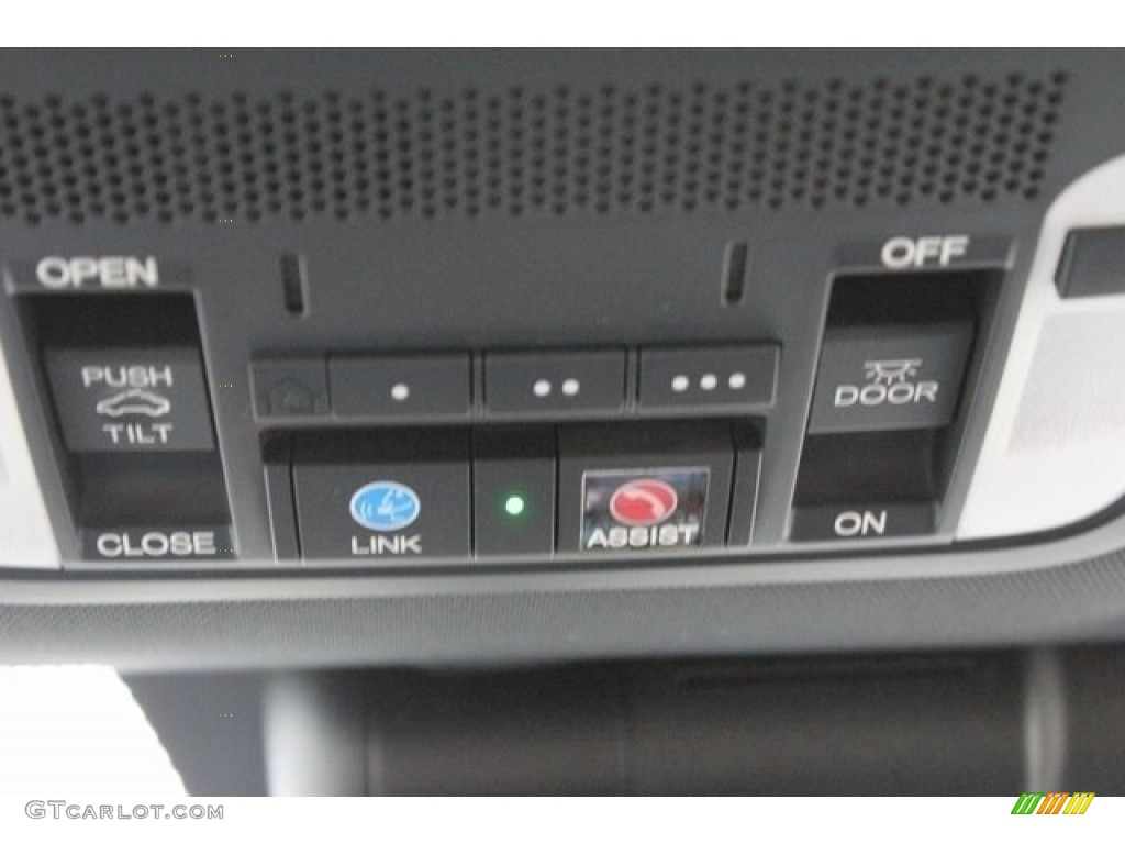 2017 Acura ILX Technology Plus A-Spec Controls Photo #113366063