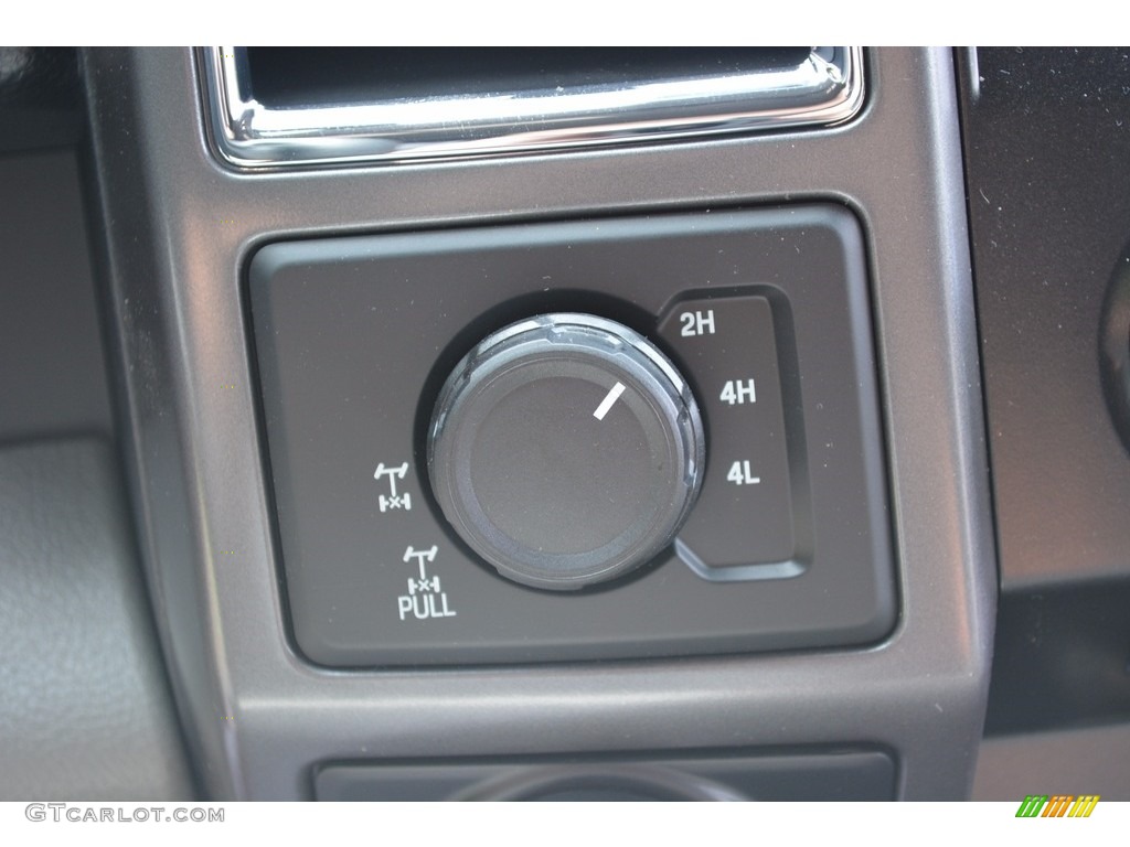 2016 F150 XLT SuperCrew 4x4 - Blue Jeans / Medium Earth Gray photo #30