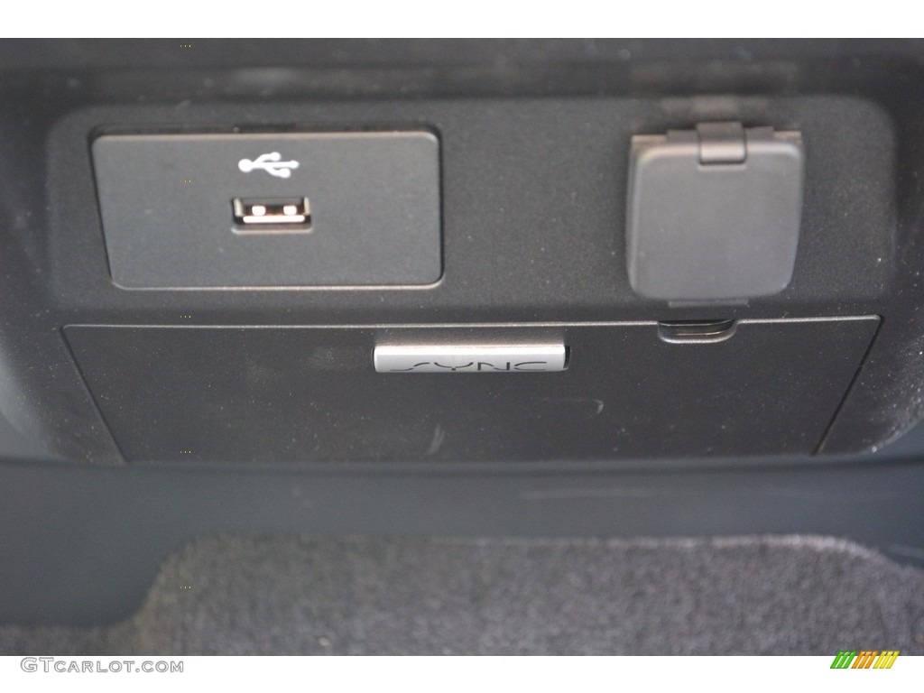 2016 F150 XLT SuperCrew 4x4 - Blue Jeans / Medium Earth Gray photo #31