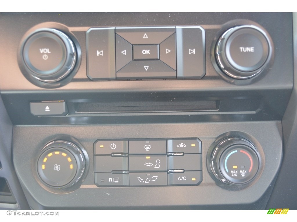 2016 F150 XLT SuperCrew 4x4 - Blue Jeans / Medium Earth Gray photo #33