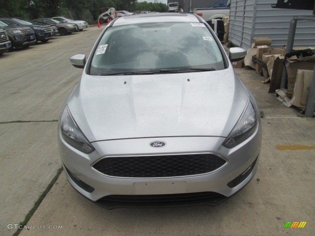 2015 Focus SE Hatchback - Ingot Silver Metallic / Charcoal Black photo #10