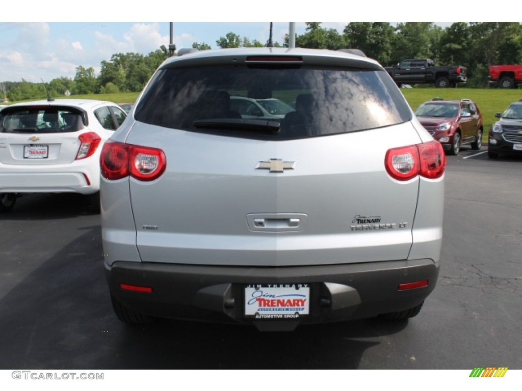 2011 Traverse LT AWD - Silver Ice Metallic / Dark Gray/Light Gray photo #6