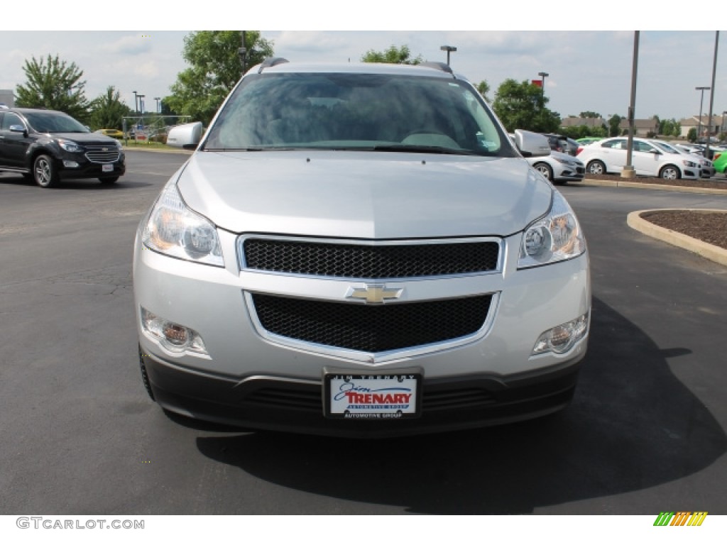 2011 Traverse LT AWD - Silver Ice Metallic / Dark Gray/Light Gray photo #8