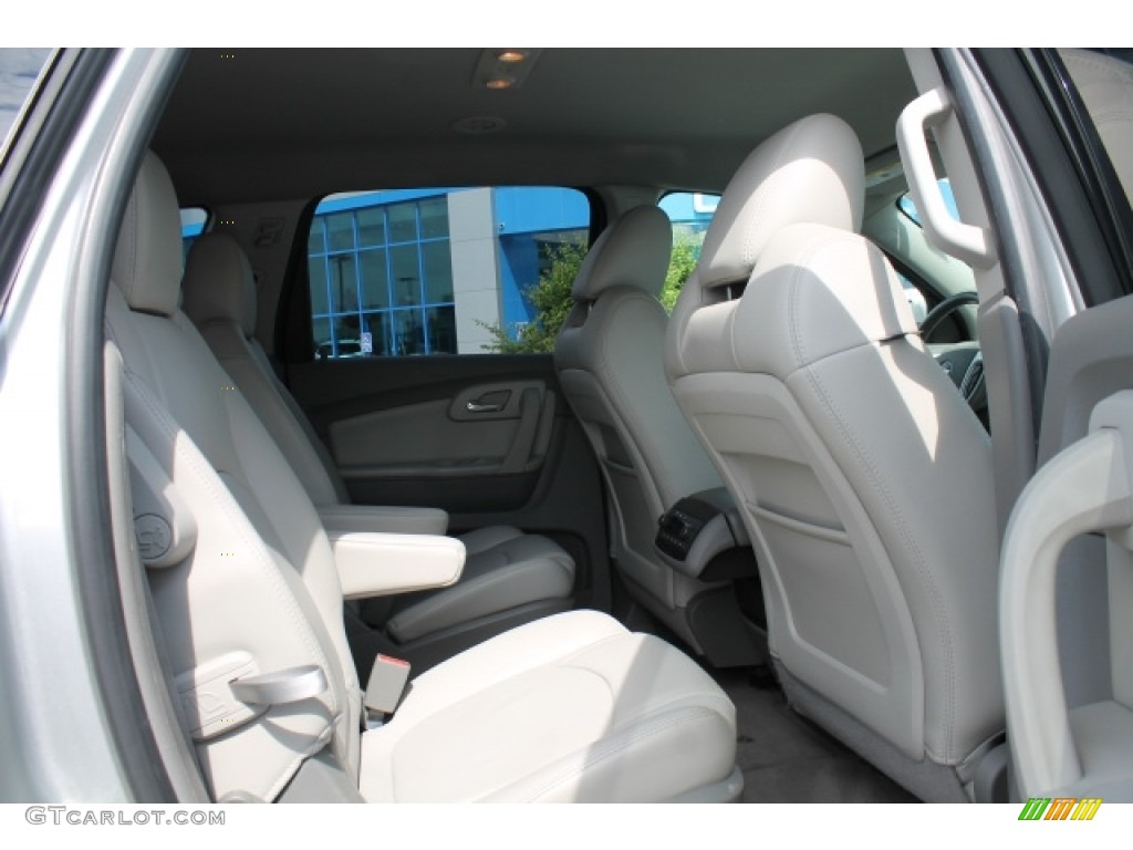 2011 Traverse LT AWD - Silver Ice Metallic / Dark Gray/Light Gray photo #9
