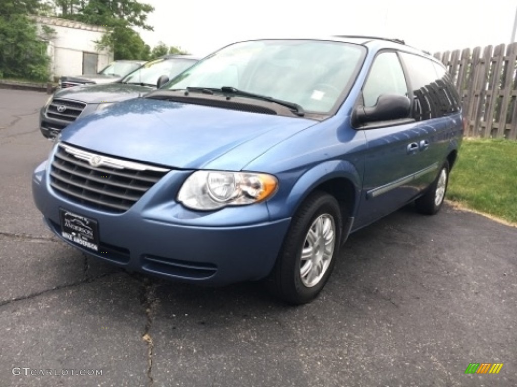 2007 Town & Country Touring - Marine Blue Pearl / Dark Khaki/Light Graystone photo #3