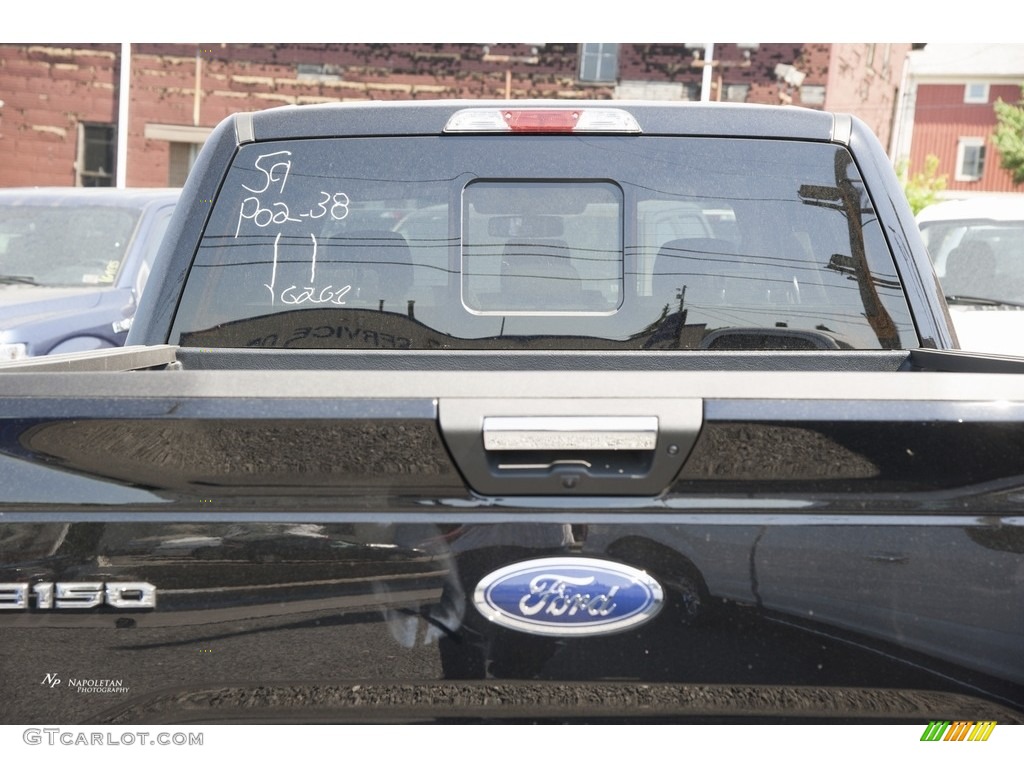 2016 F150 XLT SuperCrew 4x4 - Shadow Black / Medium Earth Gray photo #4
