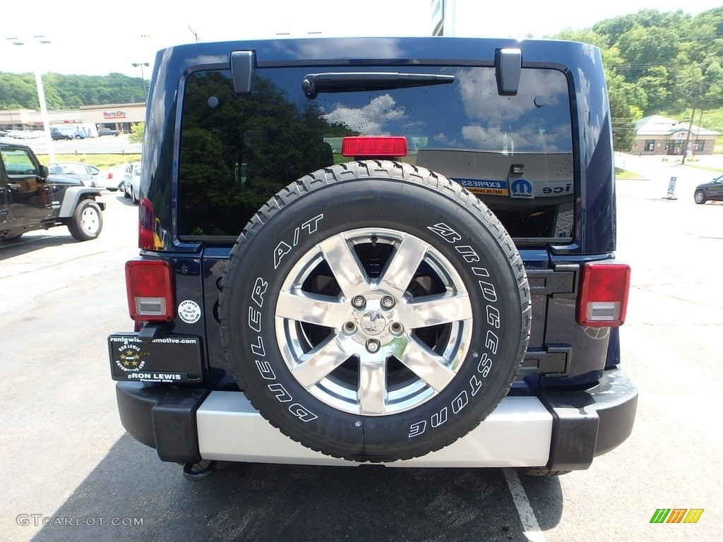 2013 Wrangler Unlimited Sahara 4x4 - True Blue Pearl / Black/Dark Saddle photo #4