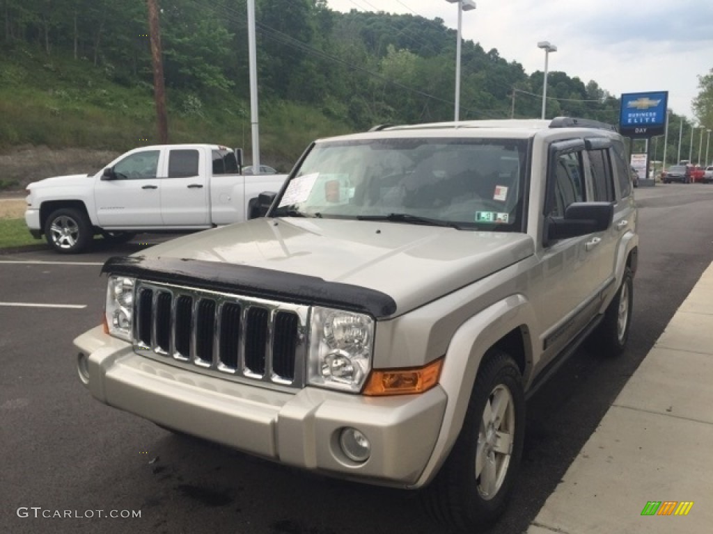 2008 Commander Sport 4x4 - Light Graystone Pearl / Dark Khaki/Light Graystone photo #4