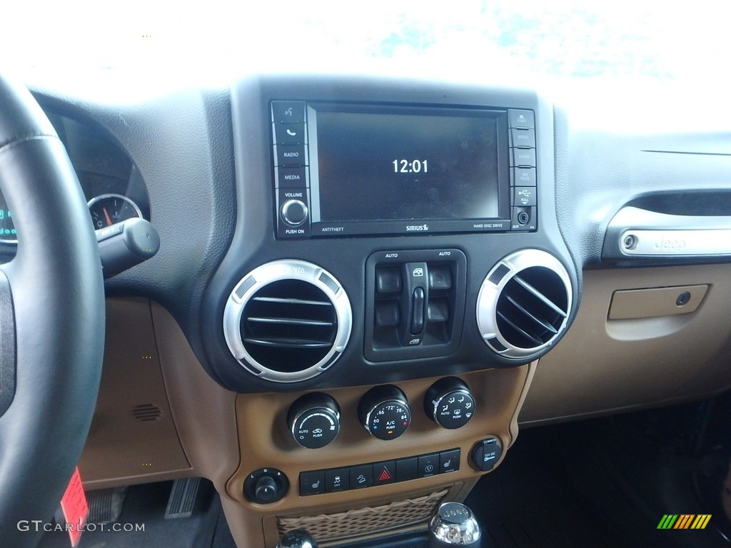 2013 Wrangler Unlimited Sahara 4x4 - True Blue Pearl / Black/Dark Saddle photo #18