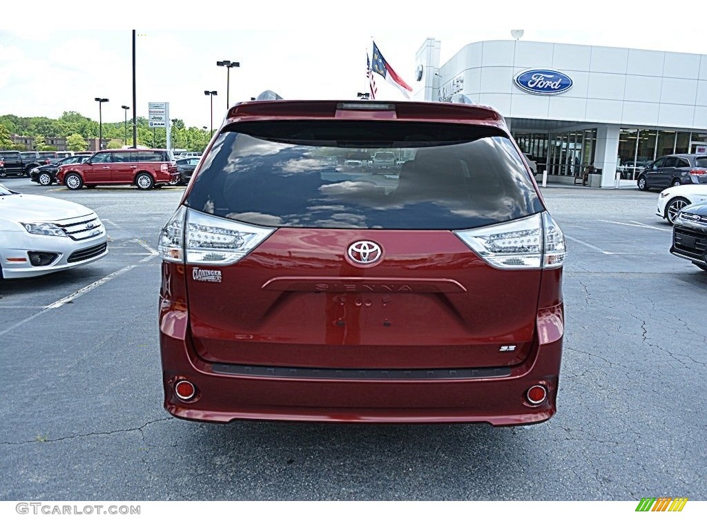 2013 Sienna SE - Salsa Red Pearl / Dark Charcoal photo #4