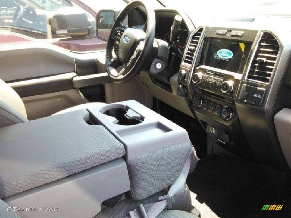2016 F150 XLT SuperCrew - Blue Jeans / Medium Earth Gray photo #16