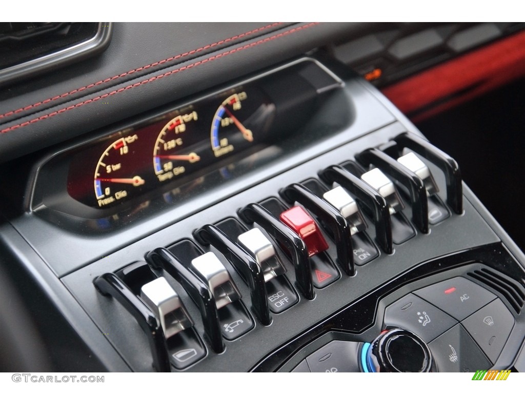2015 Lamborghini Huracan LP 610-4 Controls Photo #113390691
