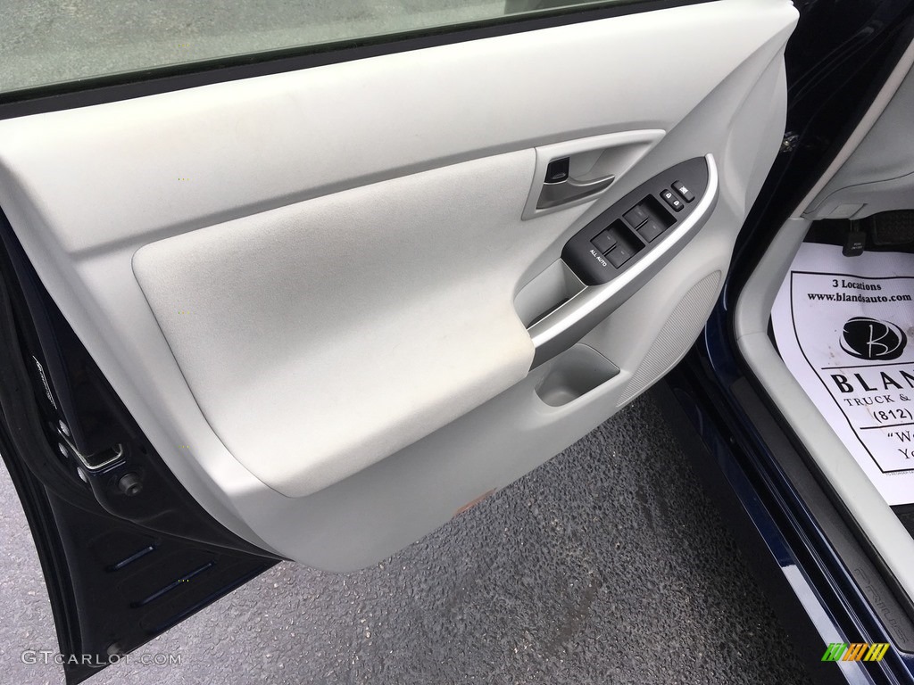 2012 Prius 3rd Gen Two Hybrid - Nautical Blue Metallic / Bisque photo #19