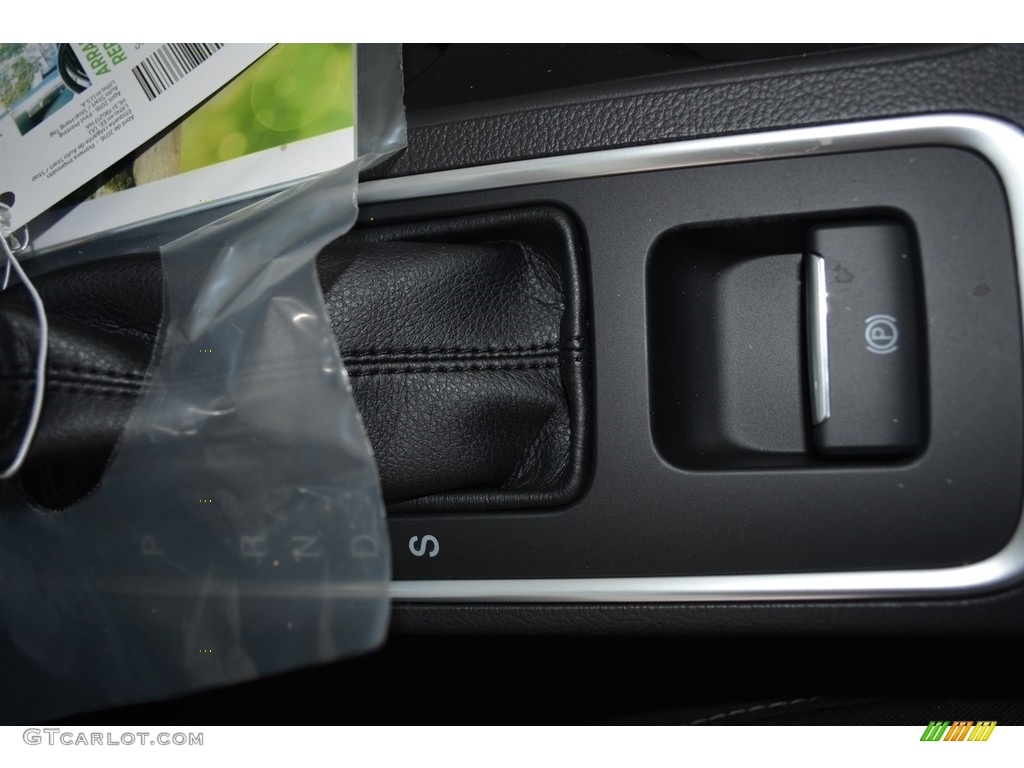 2017 Escape SE - Lightning Blue / Charcoal Black photo #16