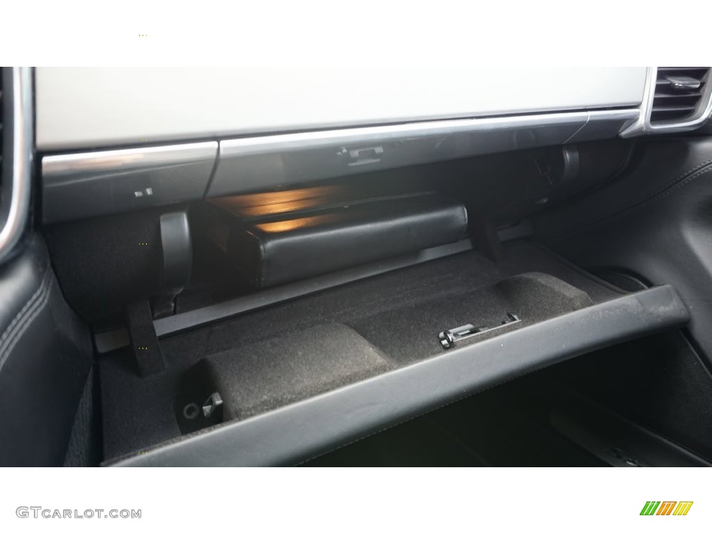 2011 Panamera 4S - Platinum Silver Metallic / Black photo #40