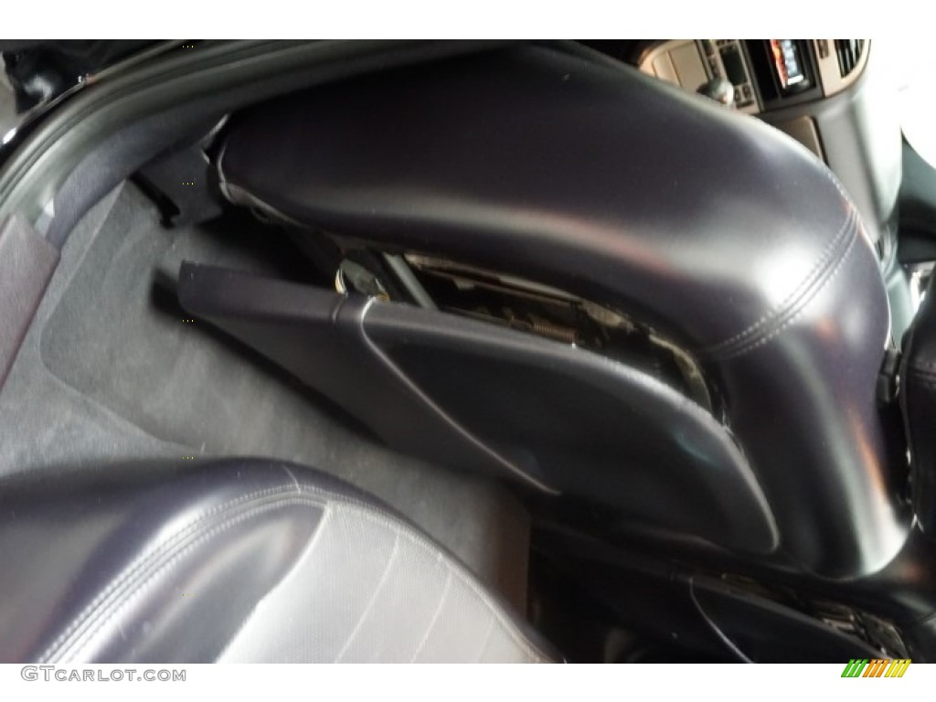 2003 LS V8 - Black / Black photo #25
