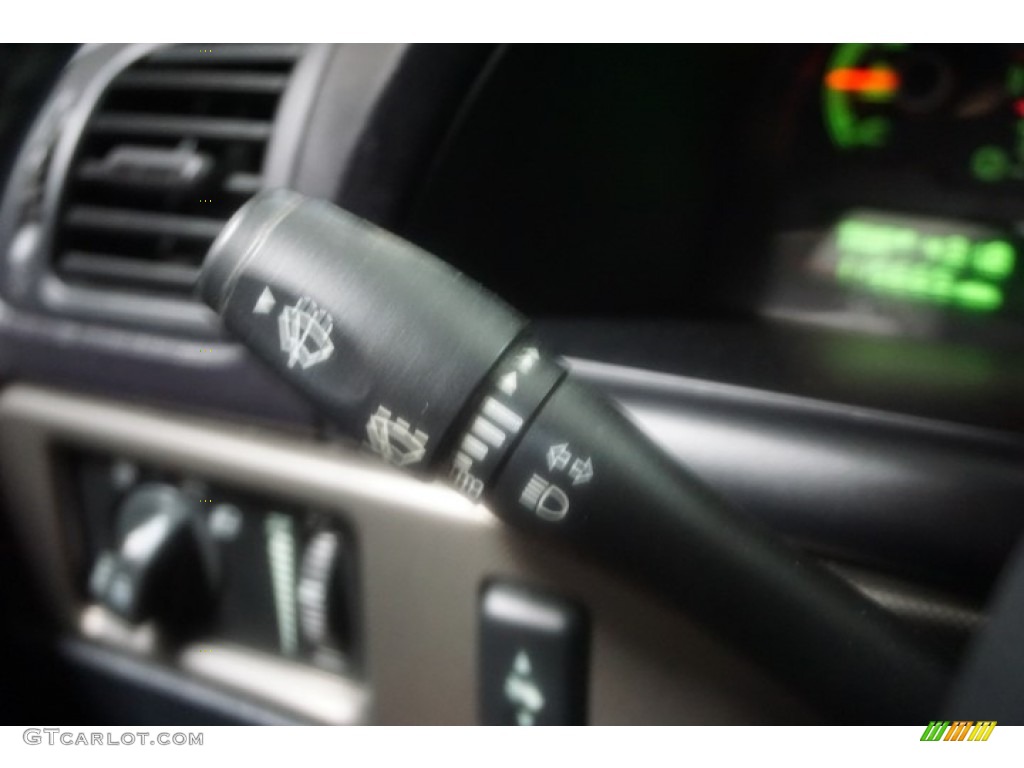 2003 LS V8 - Black / Black photo #33