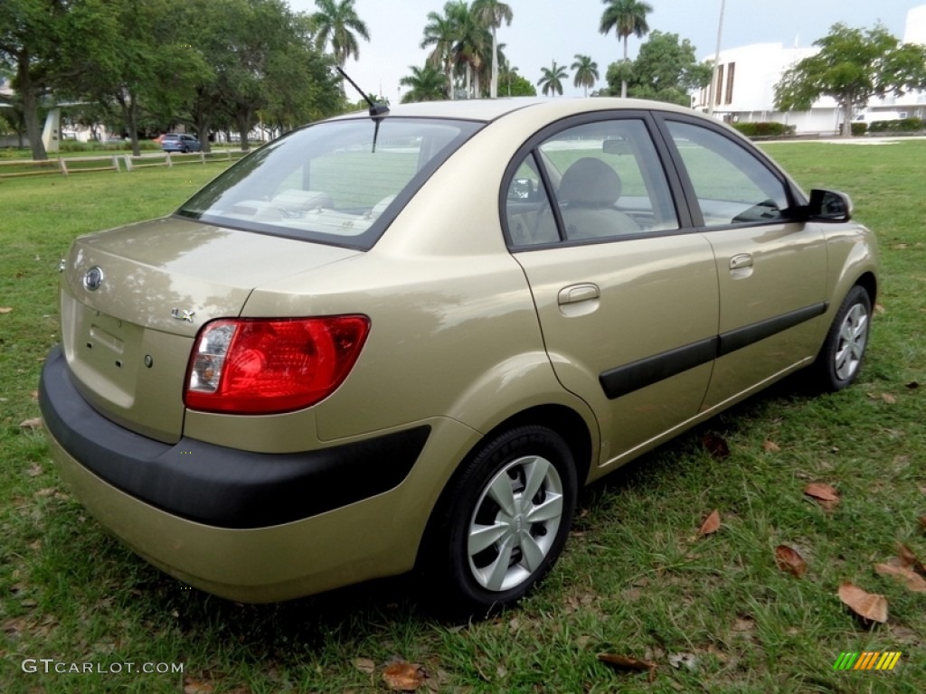 2007 Rio LX Sedan - Cashmere Beige / Beige photo #19