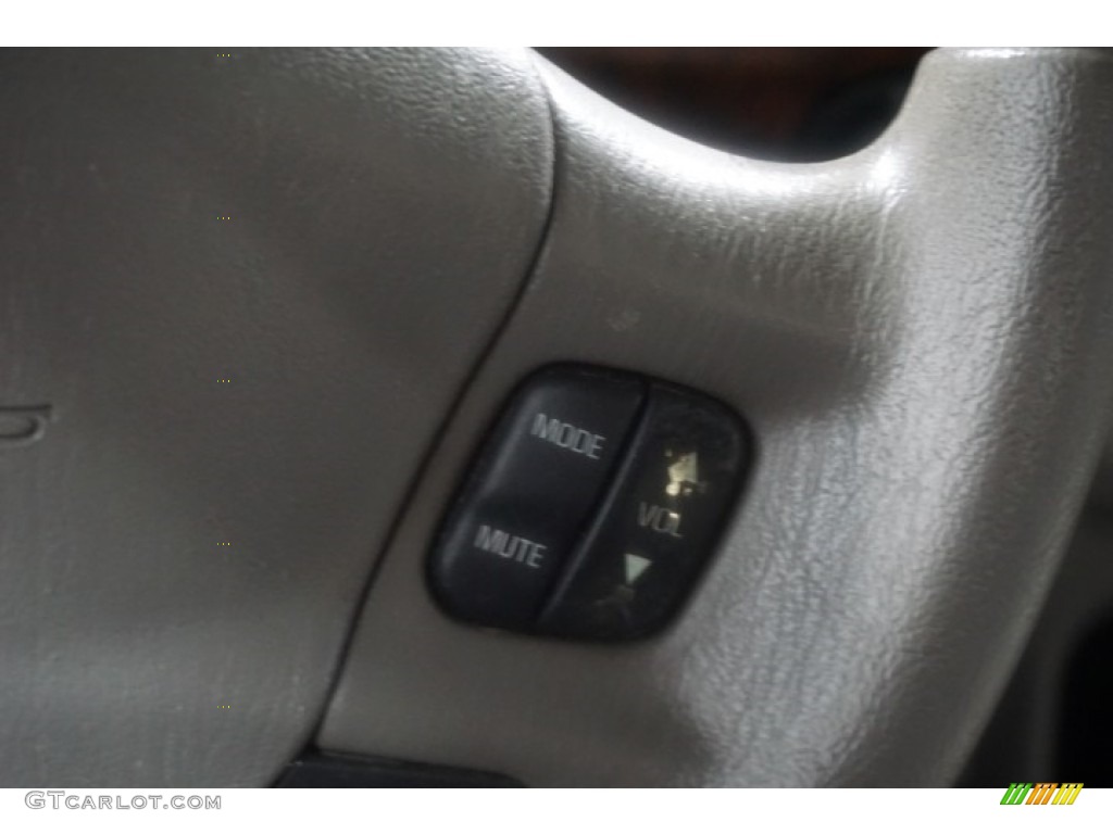 2004 Impala LS - Medium Gray Metallic / Medium Gray photo #31
