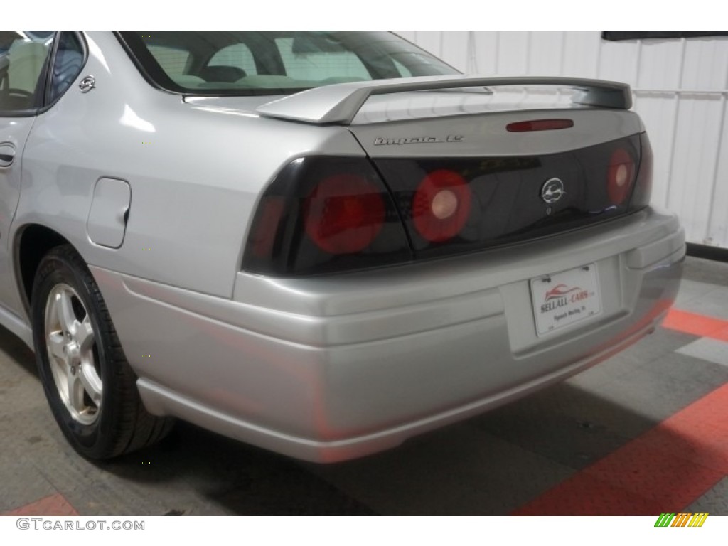2004 Impala LS - Medium Gray Metallic / Medium Gray photo #63