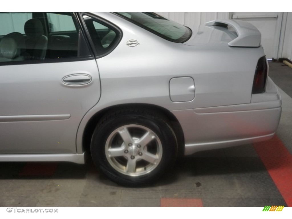 2004 Impala LS - Medium Gray Metallic / Medium Gray photo #66