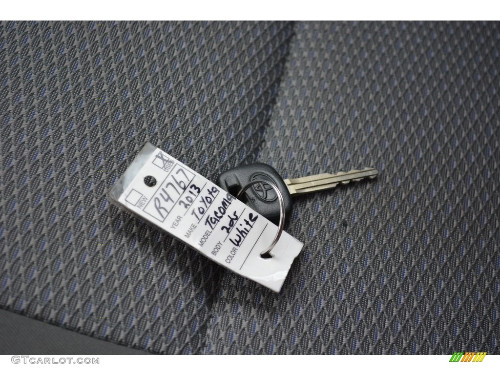 2013 Tacoma Regular Cab - Super White / Graphite photo #25