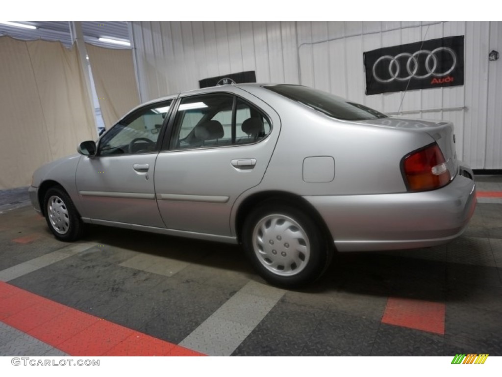 1999 Altima GXE - Platinum Metallic / Dusk photo #11