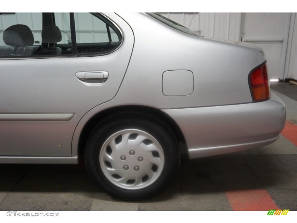 1999 Altima GXE - Platinum Metallic / Dusk photo #64