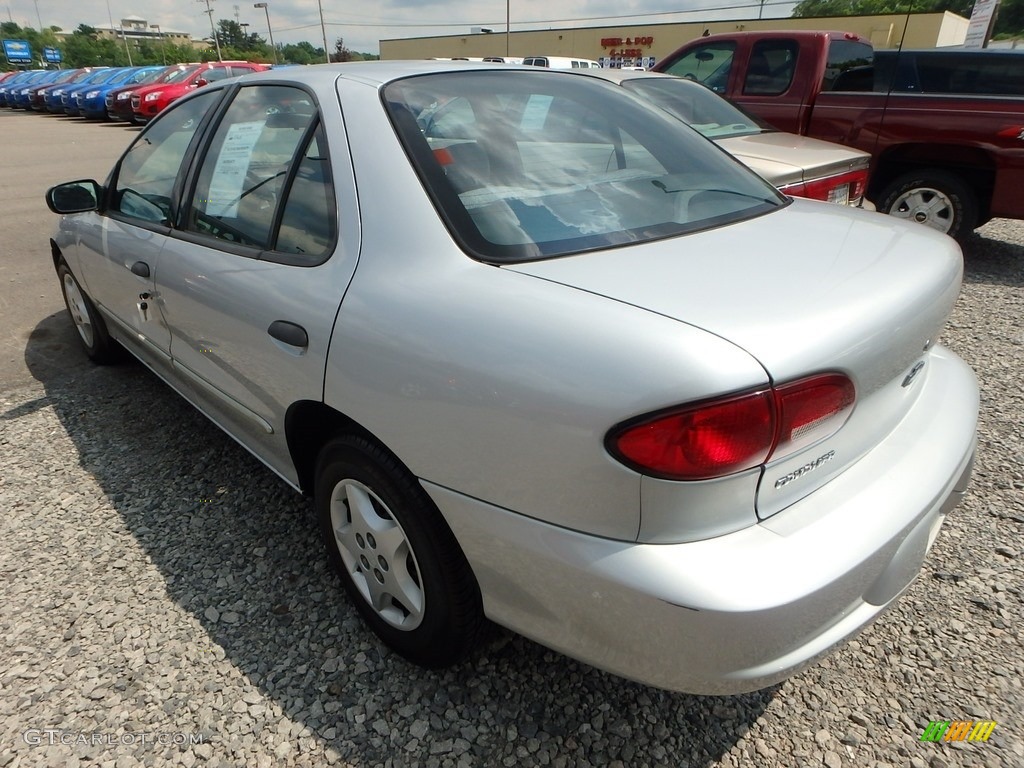 2002 Cavalier Sedan - Ultra Silver Metallic / Graphite photo #2