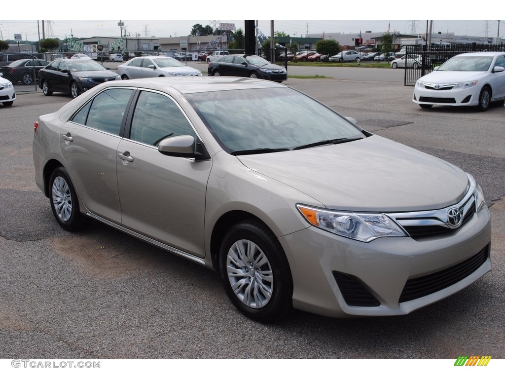 2013 Camry LE - Champagne Mica / Ivory photo #7