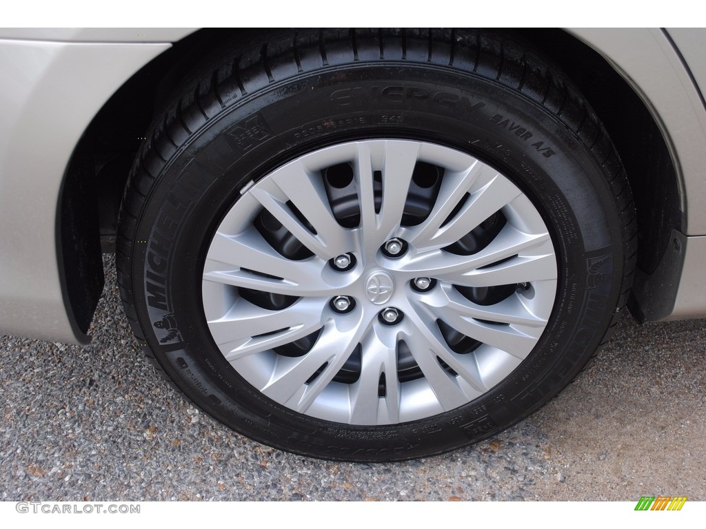 2013 Camry LE - Champagne Mica / Ivory photo #25