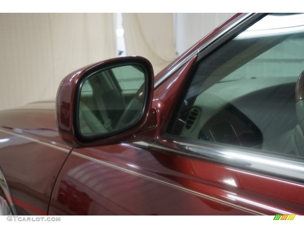 2003 Town Car Signature - Autumn Red Metallic / Medium Dark Parchment/Light Parchment photo #84