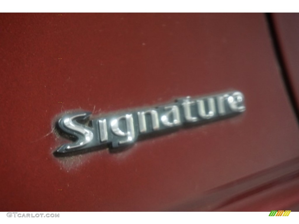 2003 Town Car Signature - Autumn Red Metallic / Medium Dark Parchment/Light Parchment photo #97