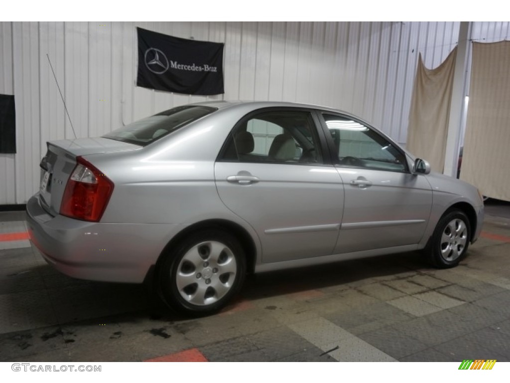 2006 Spectra EX Sedan - Clear Silver / Beige photo #7