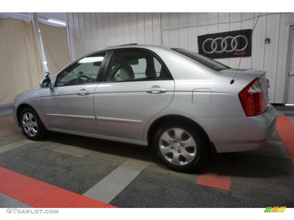 2006 Spectra EX Sedan - Clear Silver / Beige photo #11