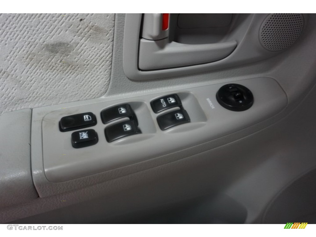 2006 Spectra EX Sedan - Clear Silver / Beige photo #13
