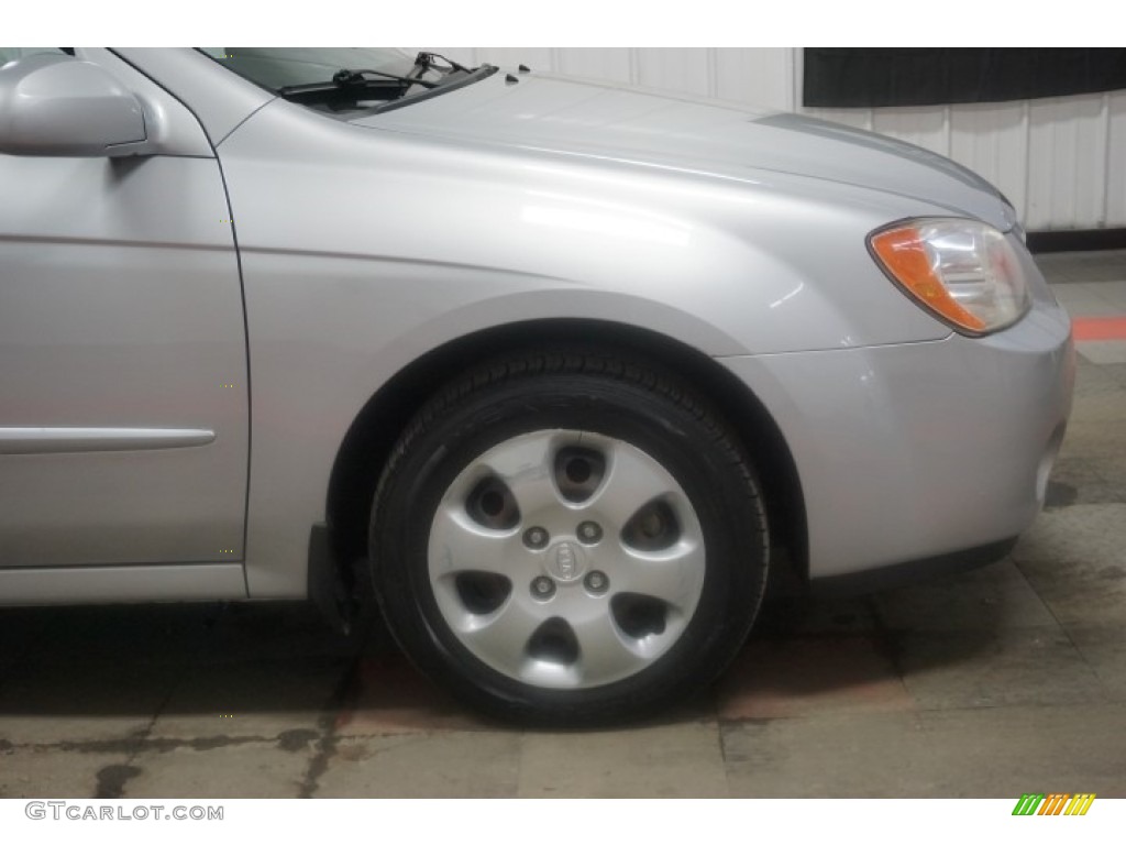 2006 Spectra EX Sedan - Clear Silver / Beige photo #49