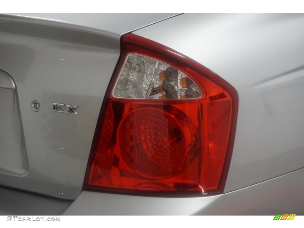 2006 Spectra EX Sedan - Clear Silver / Beige photo #59
