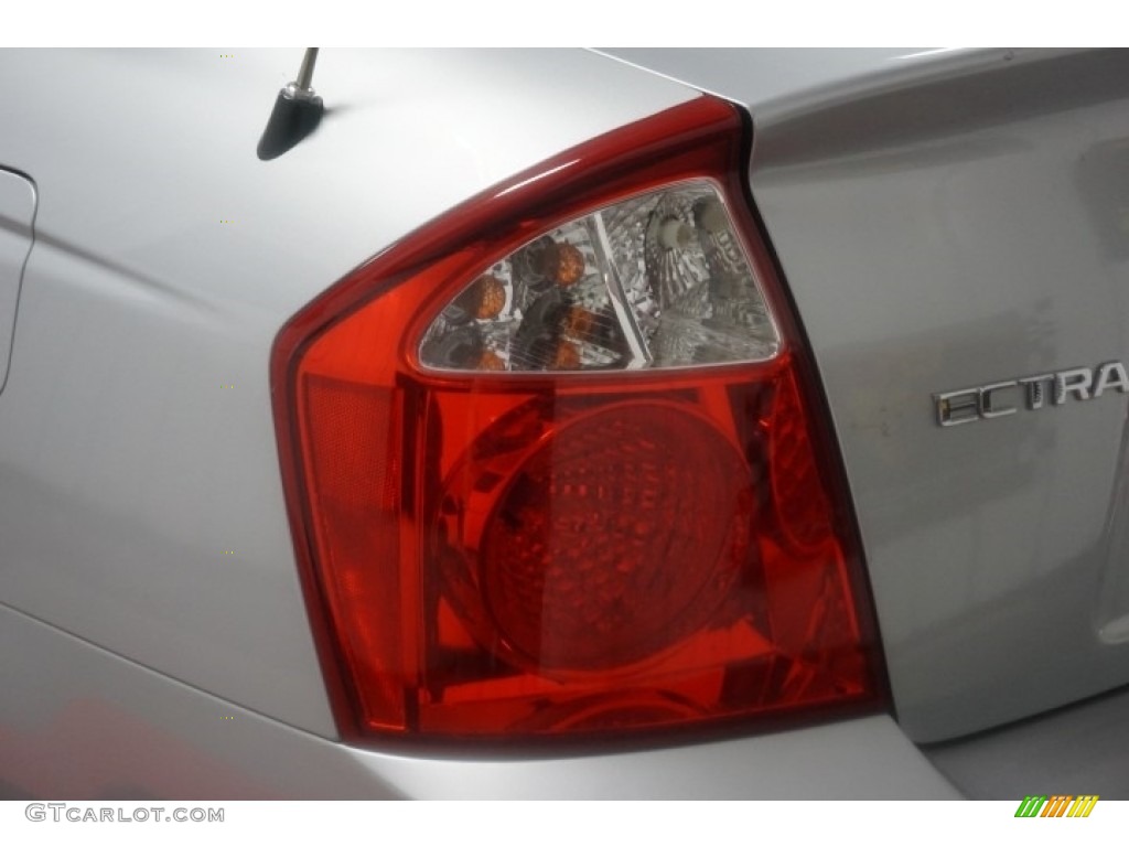 2006 Spectra EX Sedan - Clear Silver / Beige photo #60