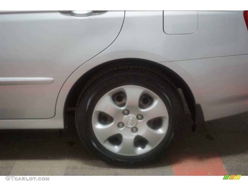 2006 Spectra EX Sedan - Clear Silver / Beige photo #65