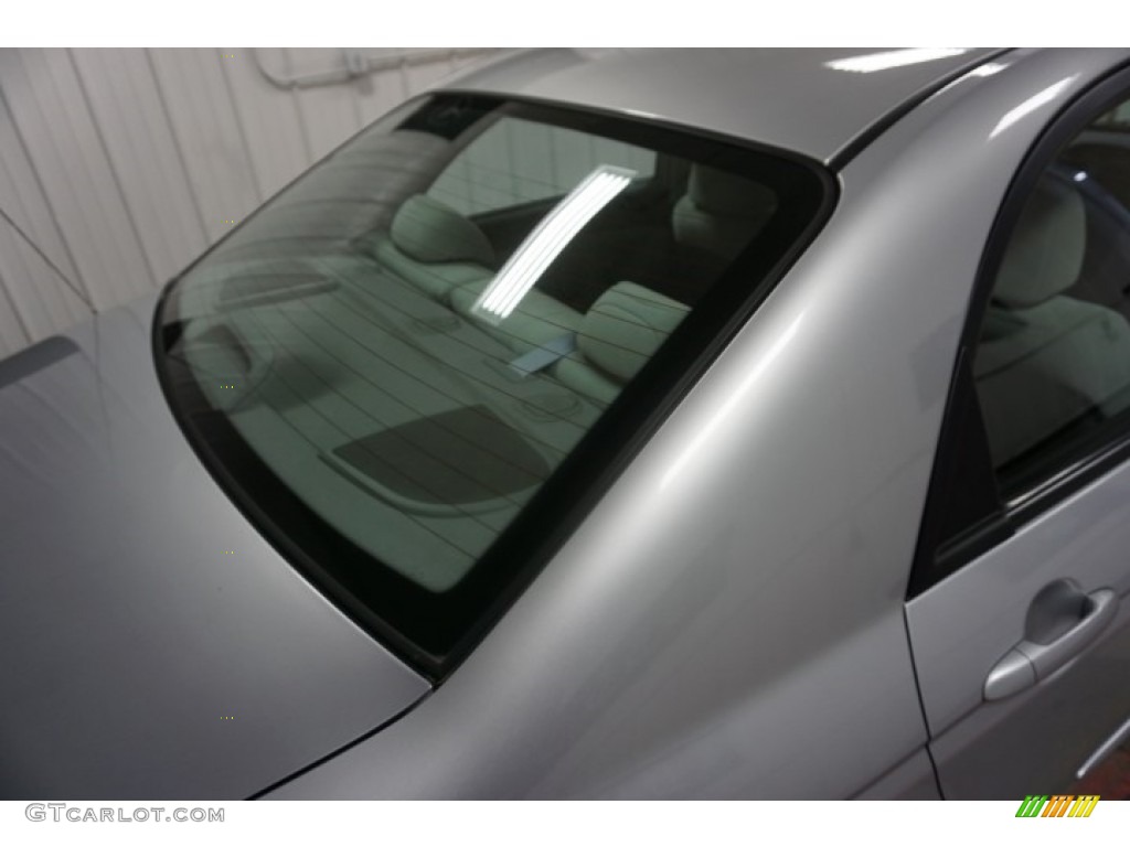 2006 Spectra EX Sedan - Clear Silver / Beige photo #79