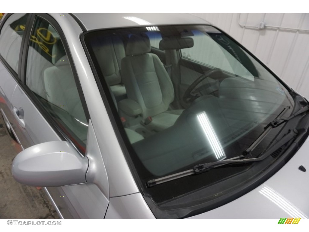 2006 Spectra EX Sedan - Clear Silver / Beige photo #81