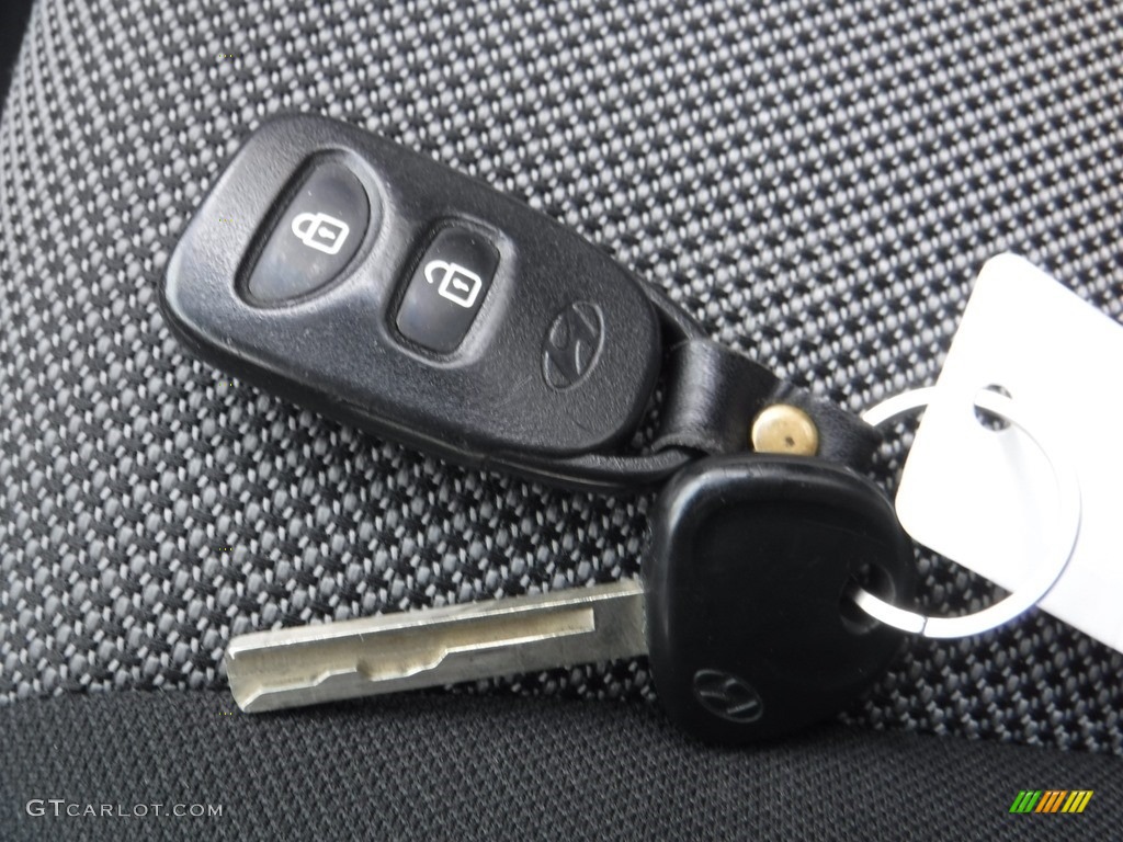 2012 Accent GS 5 Door - Electrolyte Green / Gray photo #30